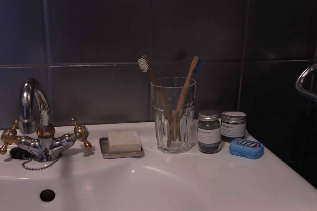 5 DIY Toothpastes & 10 Zero Waste Toothpaste Brands - Almost Zero Waste