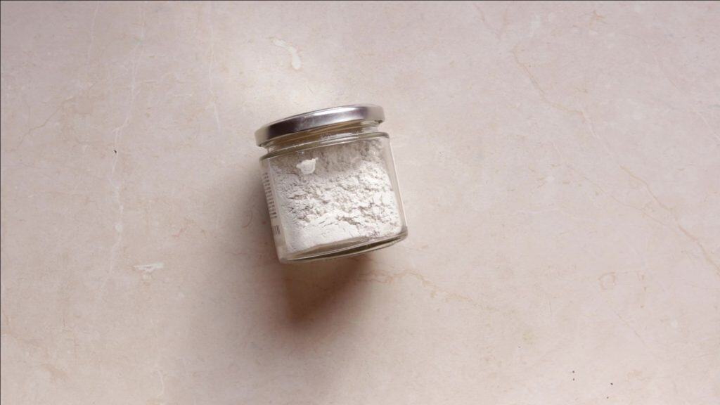 clay for diy dry shampoo