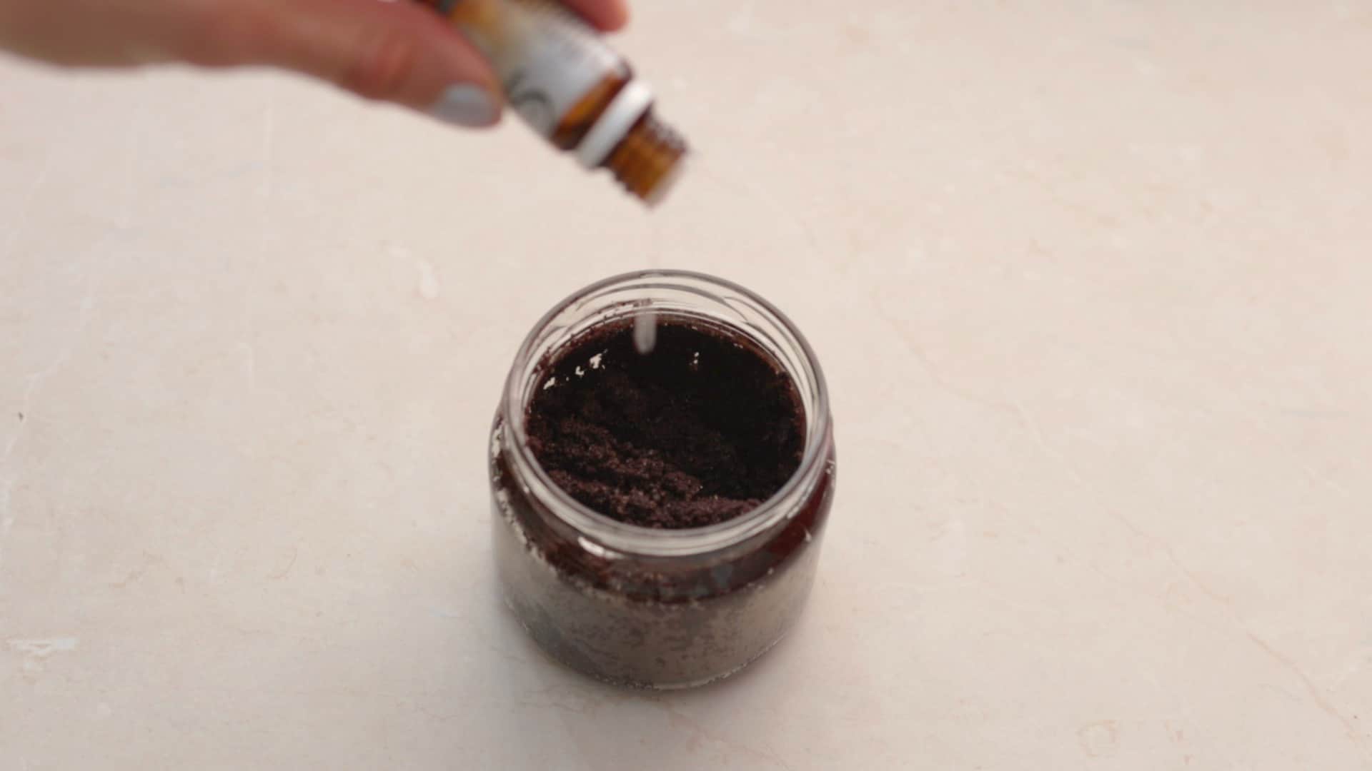 DIY coffee scrub without coconut oil