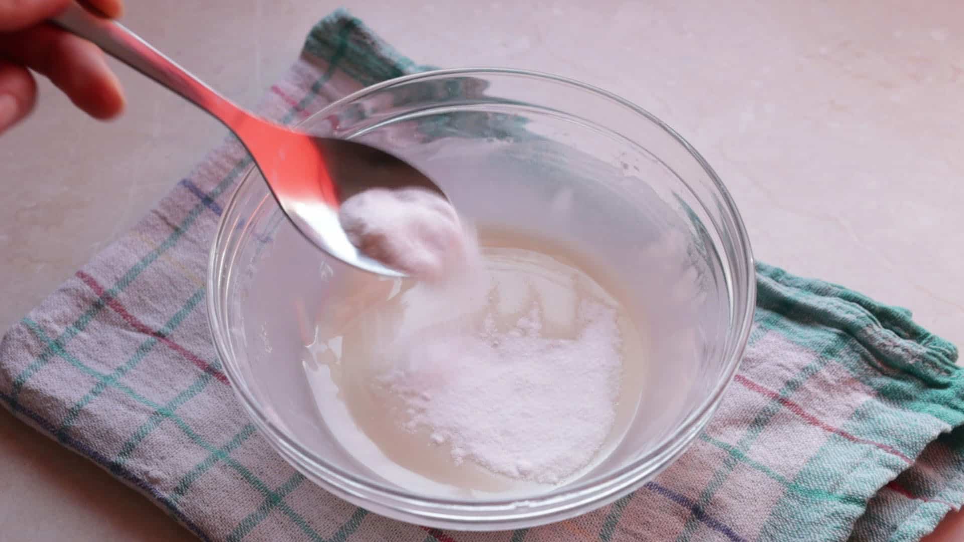 Homemade Deodorant Without Coconut Oil (Natural & DIY)