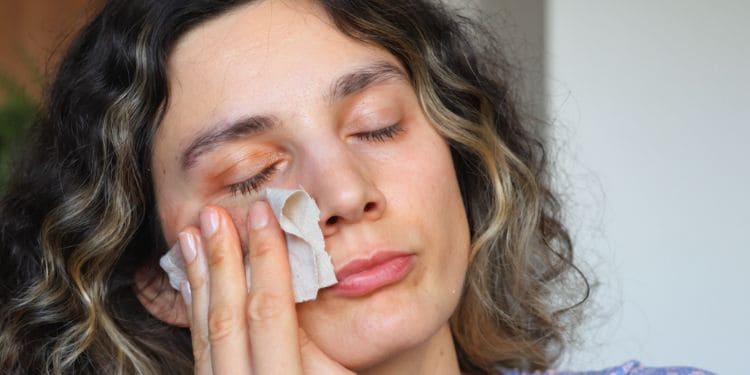 Oil Cleansing Method (OCM): The Easiest Way to Remove Makeup